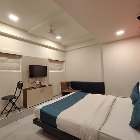 Hotel Avadh Palace, Subhash Bridge, Rto Circle, Ахмедабад Екстер'єр фото