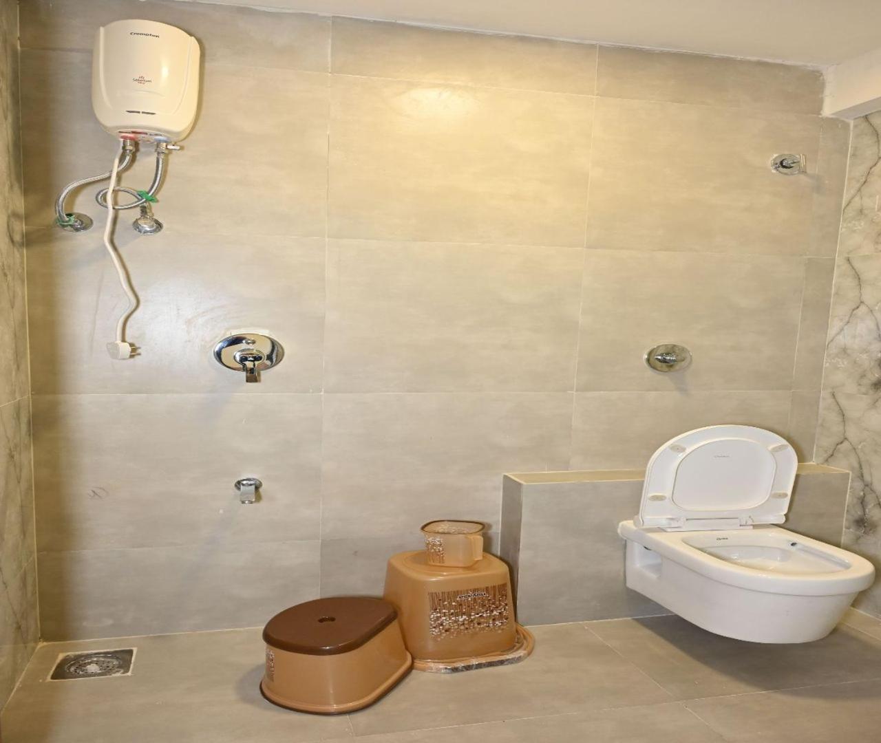 Hotel Avadh Palace, Subhash Bridge, Rto Circle, Ахмедабад Екстер'єр фото