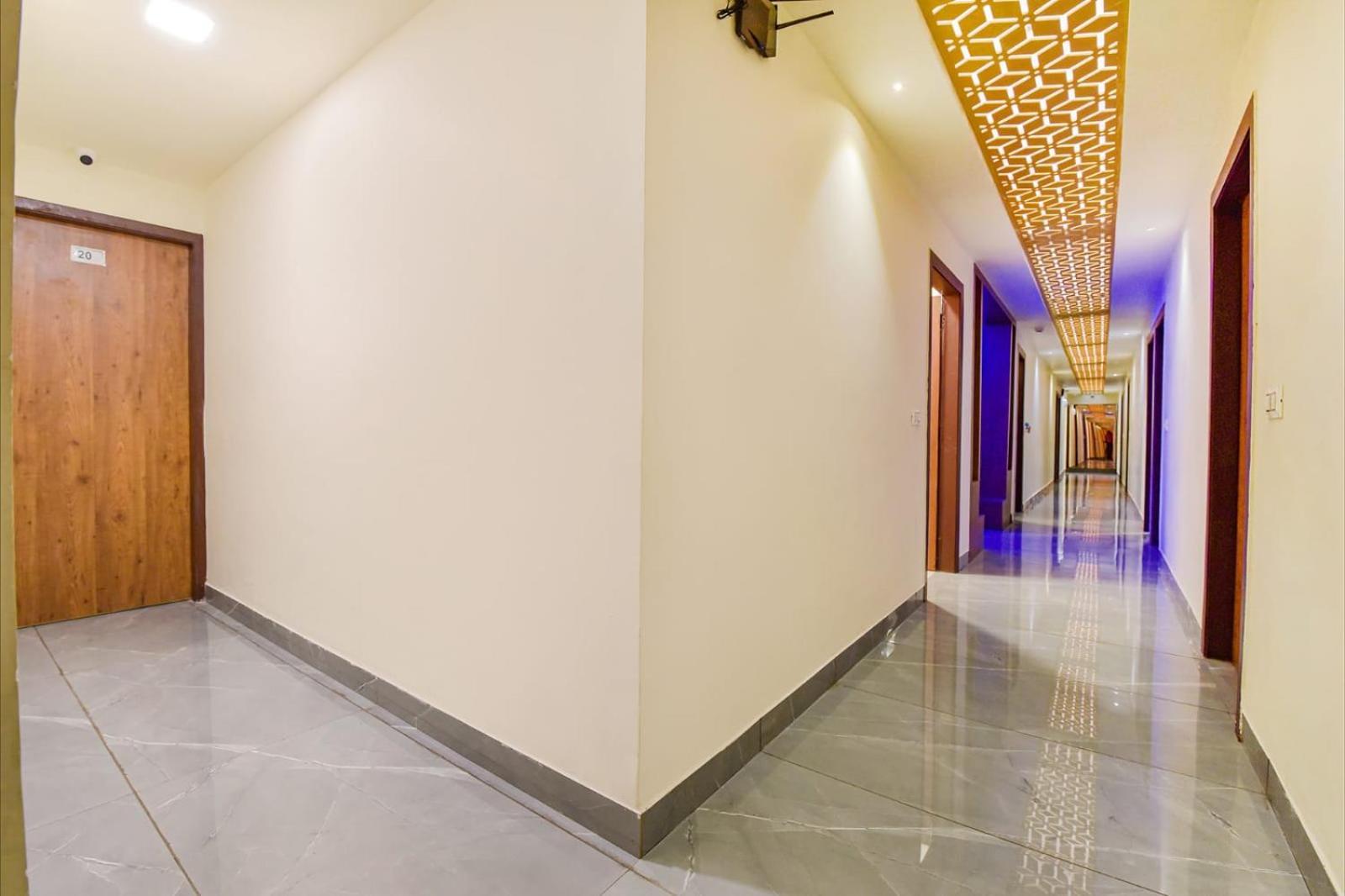 Hotel Avadh Palace, Subhash Bridge, Rto Circle, Ахмедабад Екстер'єр фото