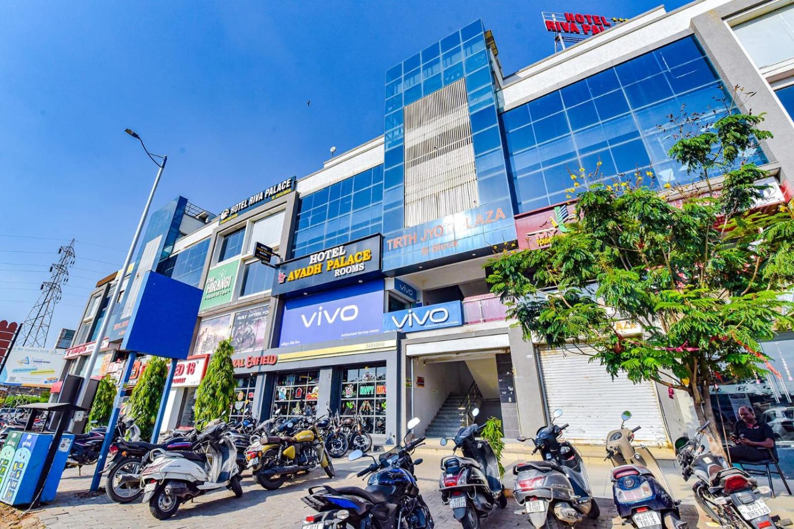 Hotel Avadh Palace, Subhash Bridge, Rto Circle, Ахмедабад Екстер'єр фото
