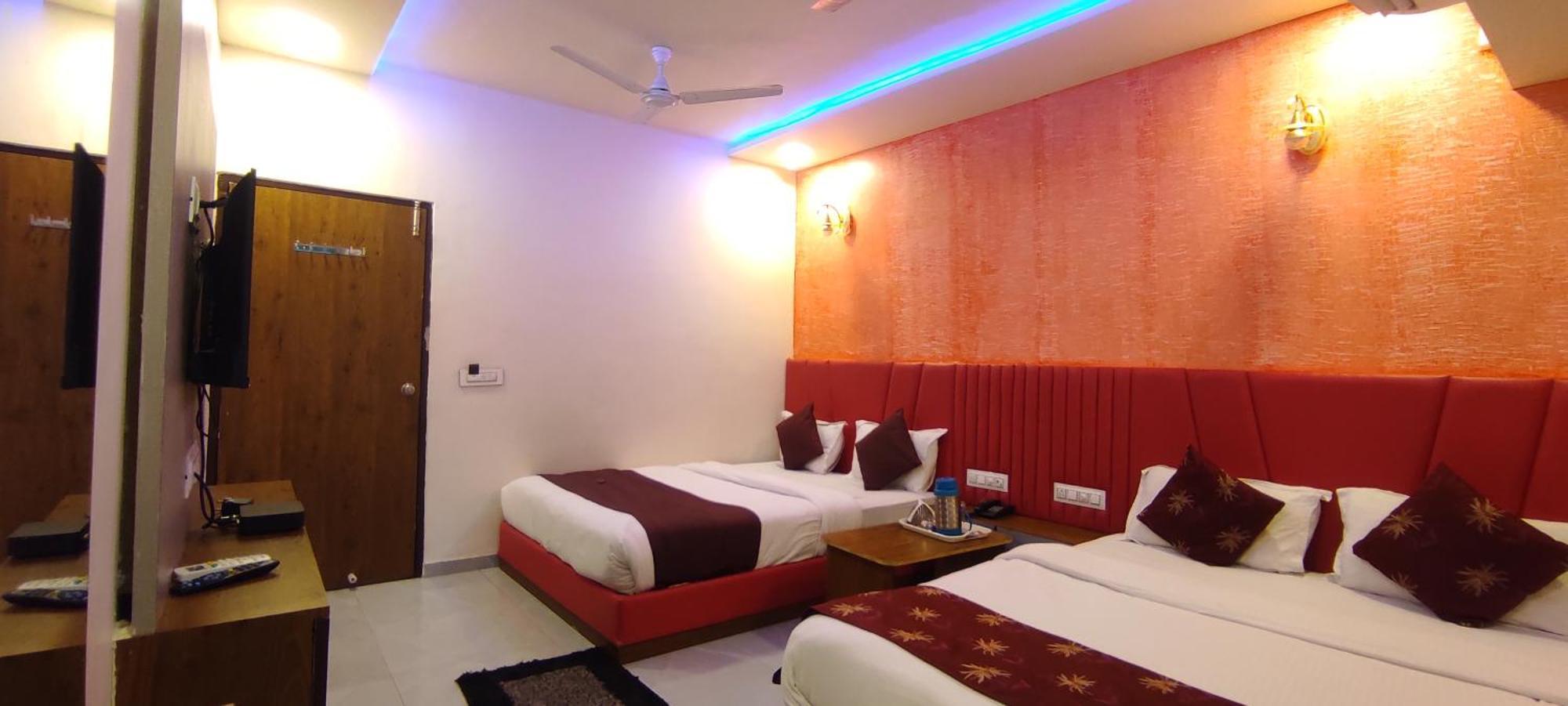 Hotel Avadh Palace, Subhash Bridge, Rto Circle, Ахмедабад Екстер'єр фото