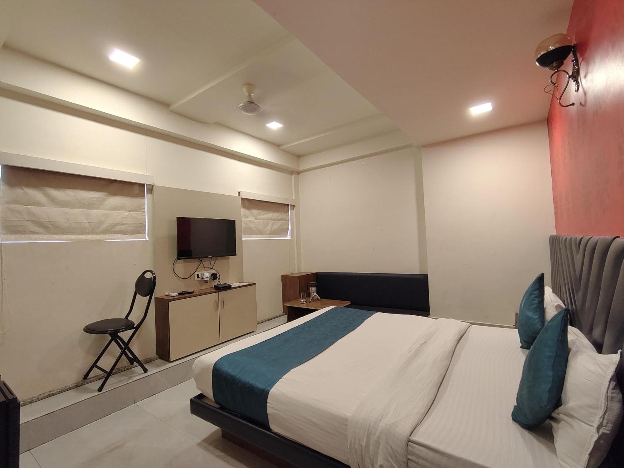 Hotel Avadh Palace, Subhash Bridge, Rto Circle, Ахмедабад Екстер'єр фото