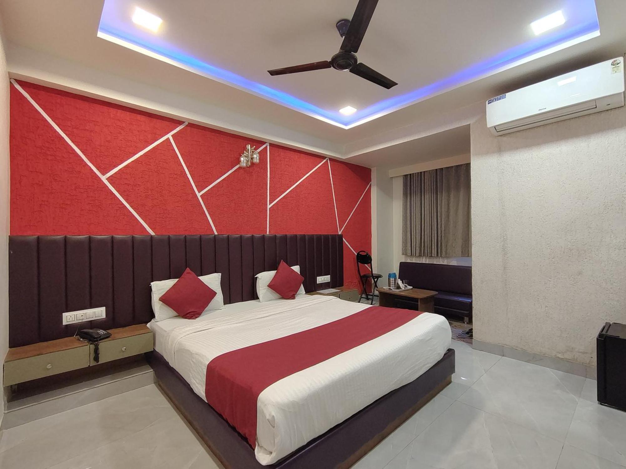 Hotel Avadh Palace, Subhash Bridge, Rto Circle, Ахмедабад Екстер'єр фото