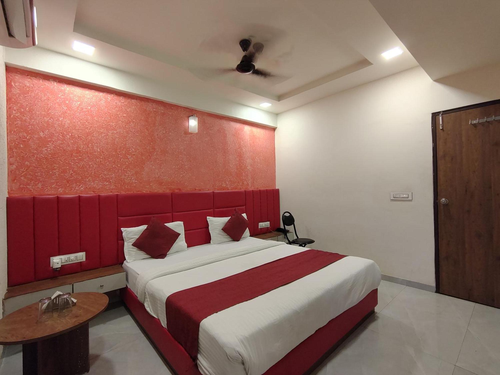 Hotel Avadh Palace, Subhash Bridge, Rto Circle, Ахмедабад Екстер'єр фото