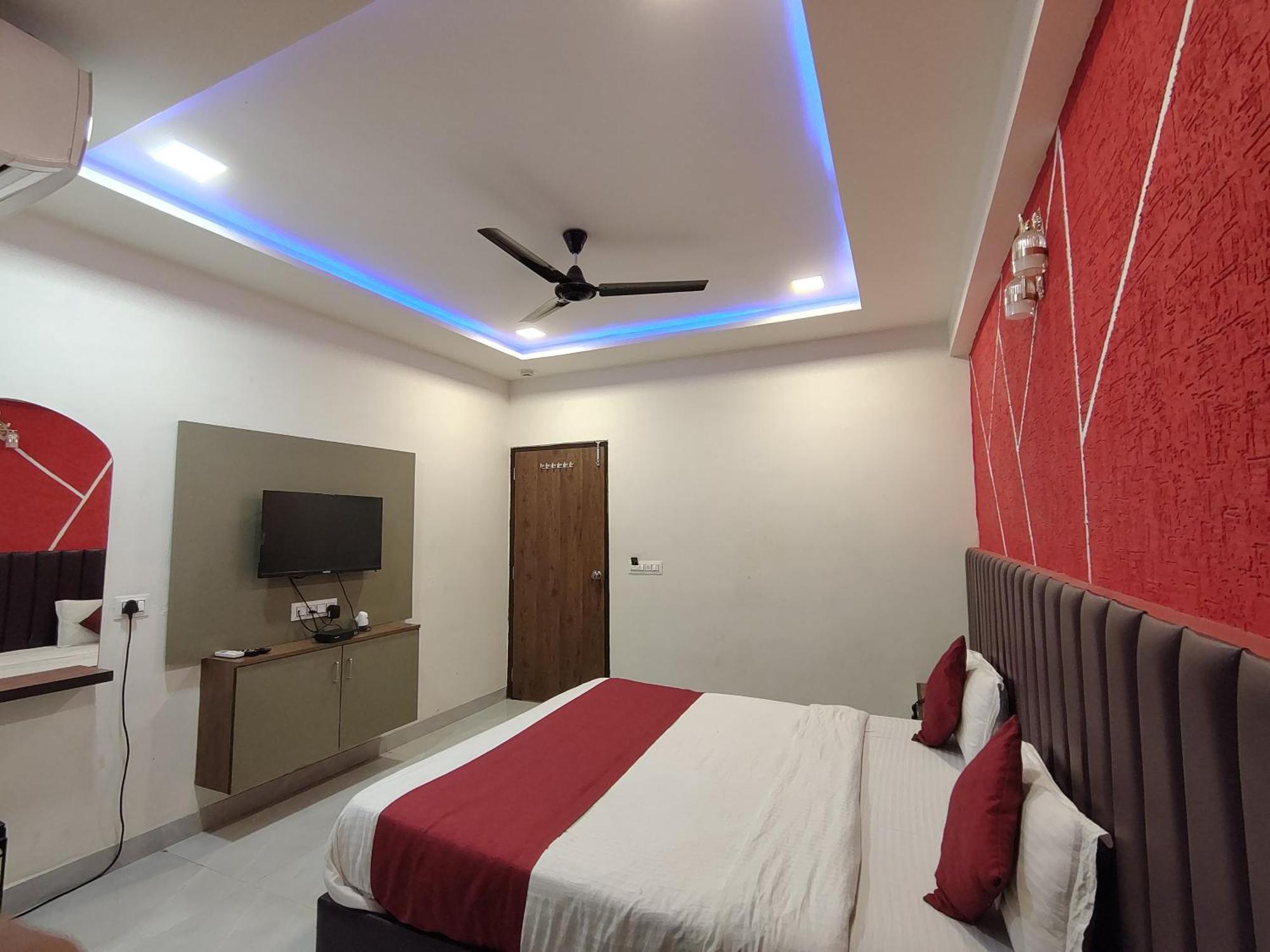 Hotel Avadh Palace, Subhash Bridge, Rto Circle, Ахмедабад Екстер'єр фото