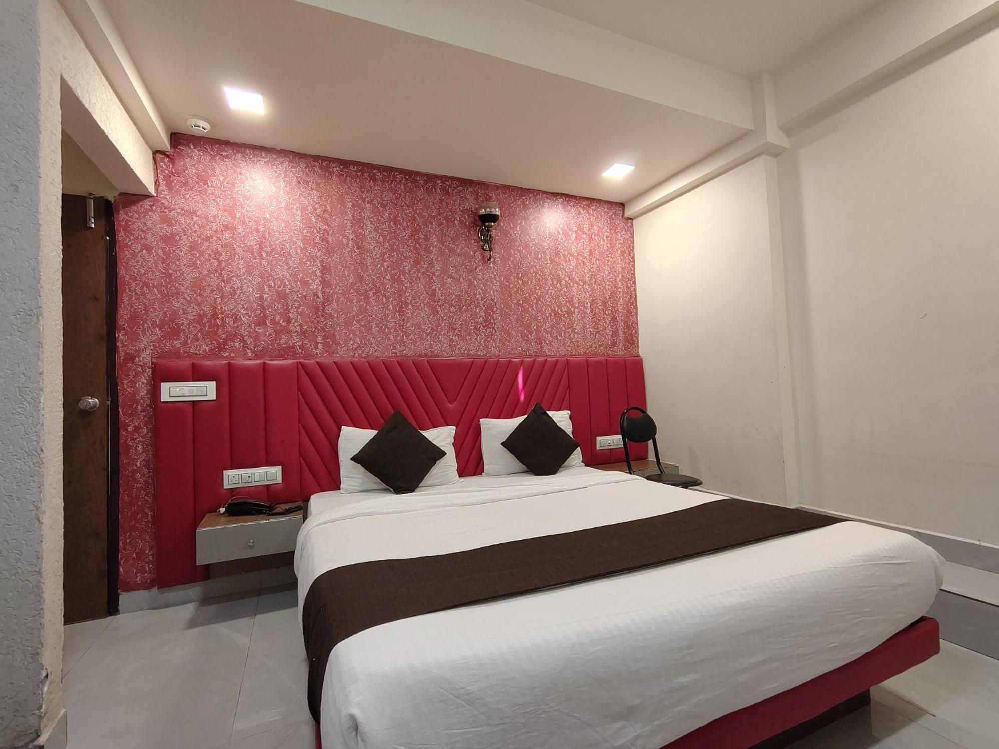 Hotel Avadh Palace, Subhash Bridge, Rto Circle, Ахмедабад Екстер'єр фото