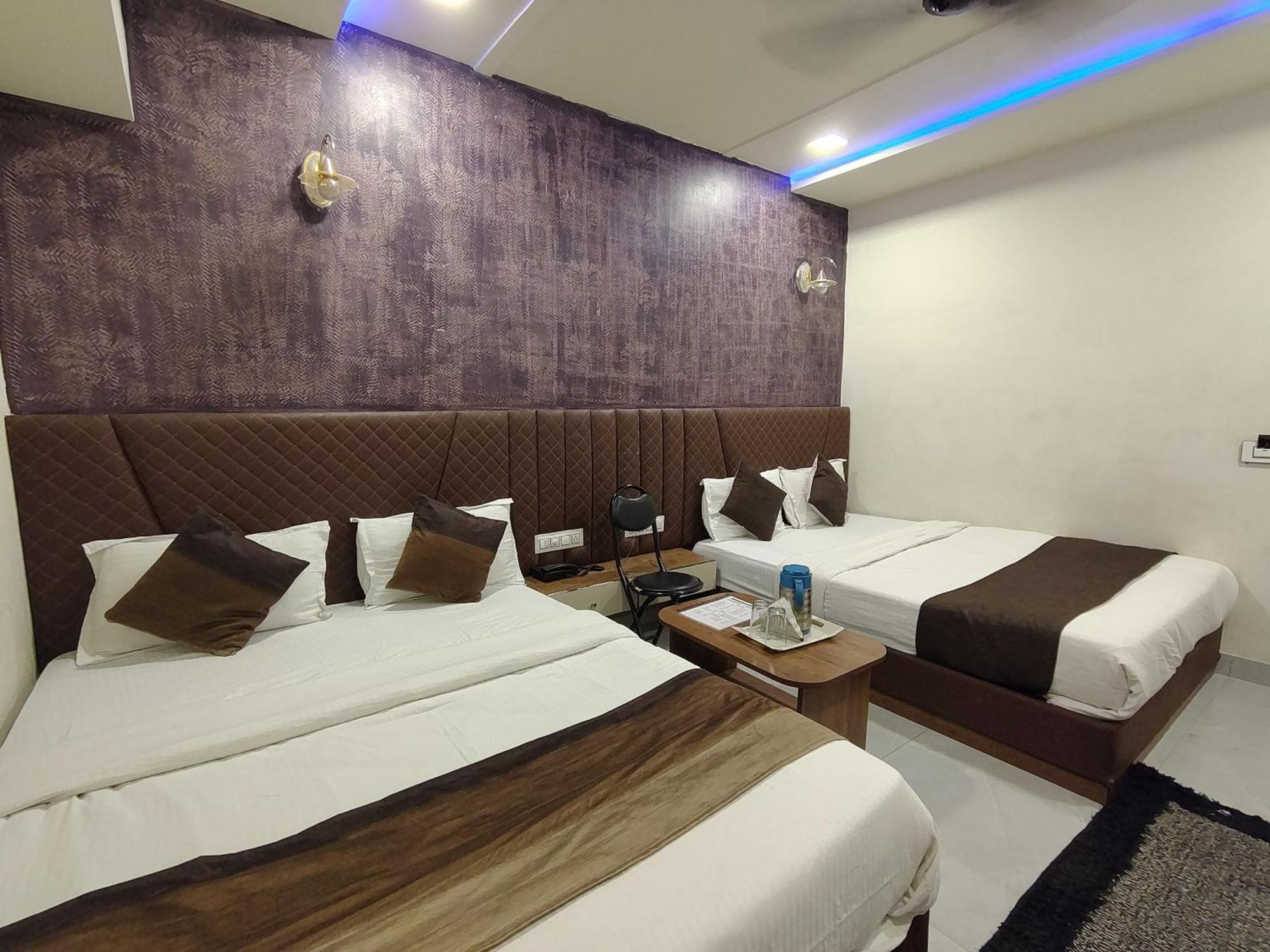 Hotel Avadh Palace, Subhash Bridge, Rto Circle, Ахмедабад Екстер'єр фото