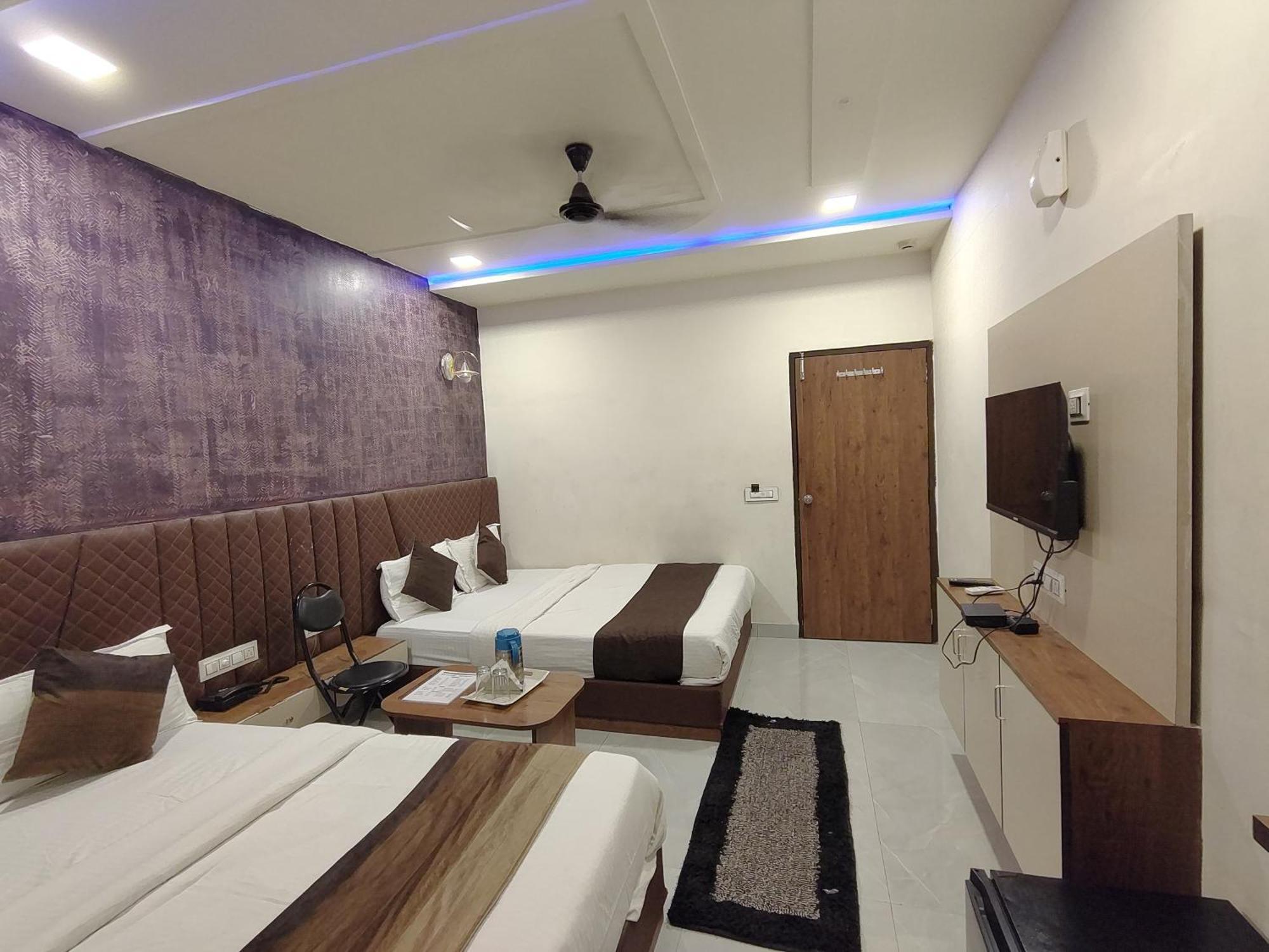 Hotel Avadh Palace, Subhash Bridge, Rto Circle, Ахмедабад Екстер'єр фото