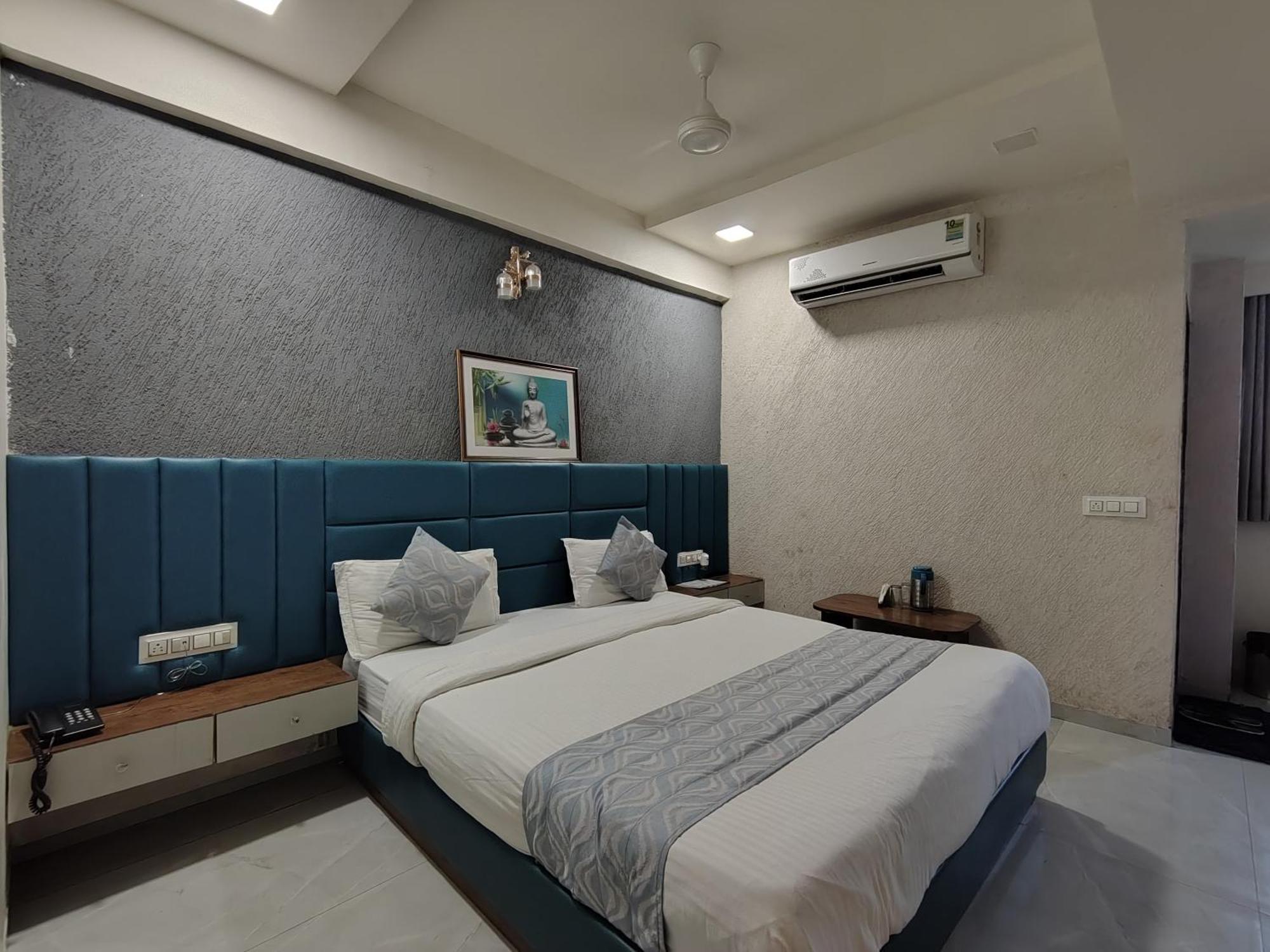 Hotel Avadh Palace, Subhash Bridge, Rto Circle, Ахмедабад Екстер'єр фото